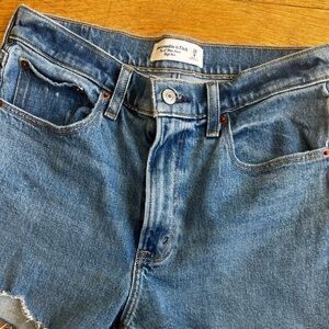 Abercrombie & Fitch 4” High Rise Mom Shorts